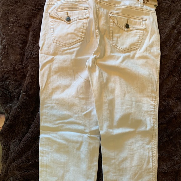 CHEROKEE | Capris white denim jean,fabric tie belt,back pockets,accent stitching - Picture 3 of 11